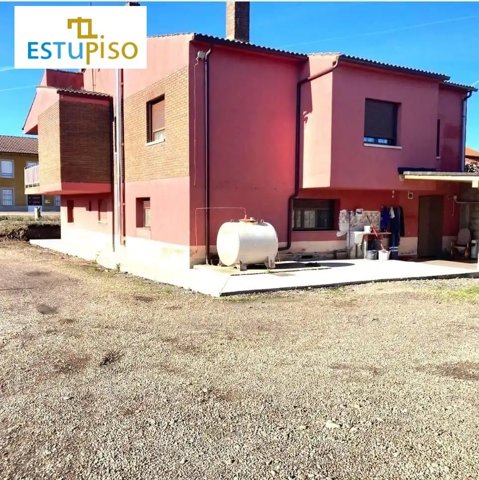 Vista exterior de Residencial en venta en Mansilla Mayor