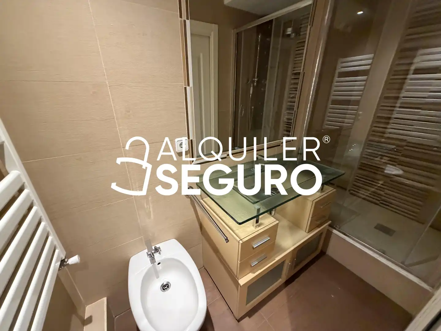 Baño de Piso de alquiler en Leganés con Aire acondicionado, Calefacción y Amueblado