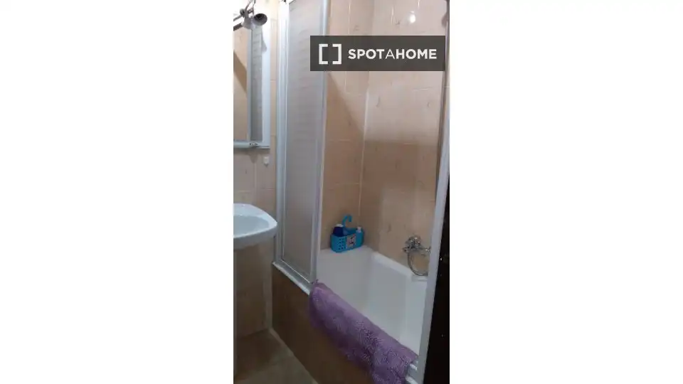 Room in Gros