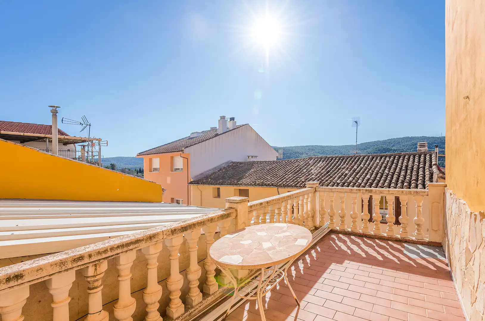 Terrassa de Casa adosada en venda en Banyeres de Mariola amb Aire condicionat, Traster i Piscina