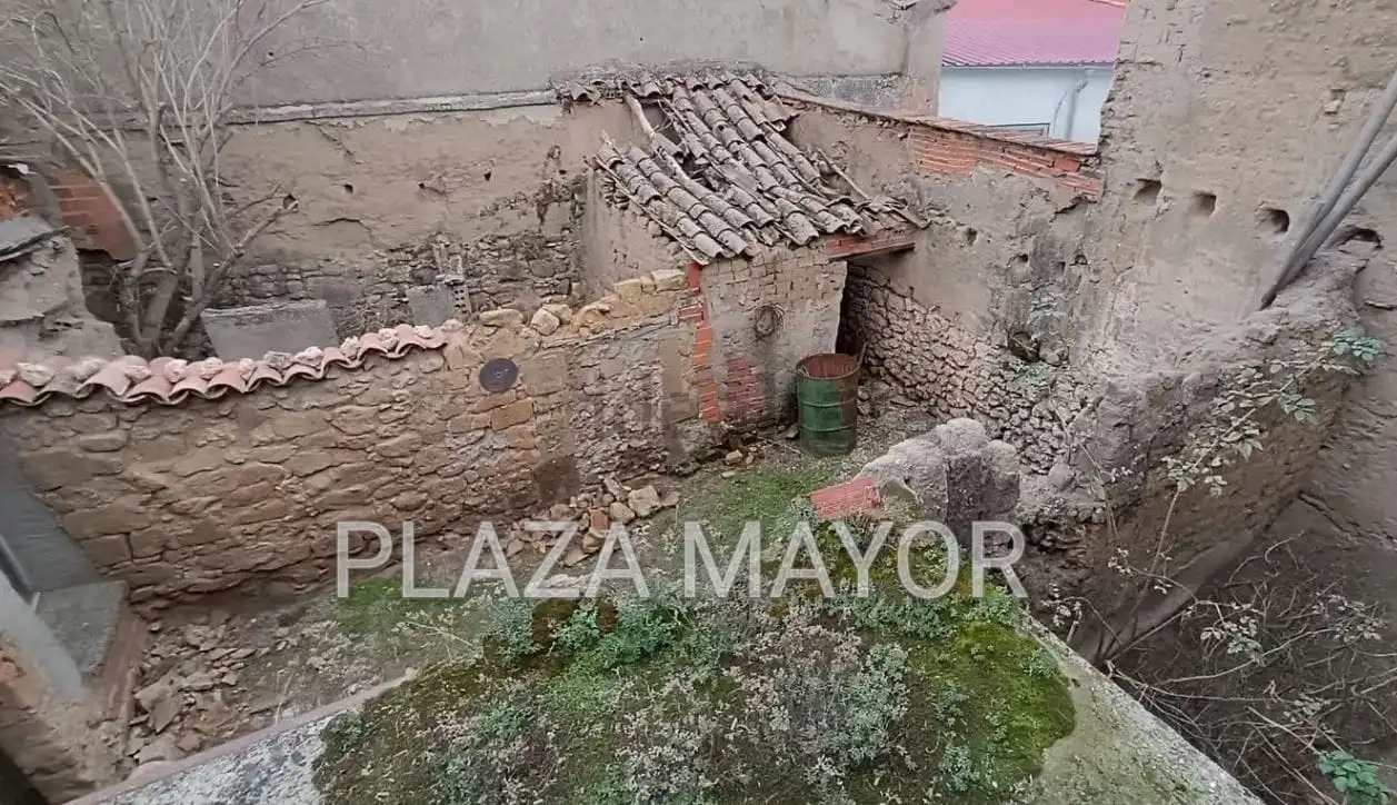 Houses for sale in Espino de la Orbada