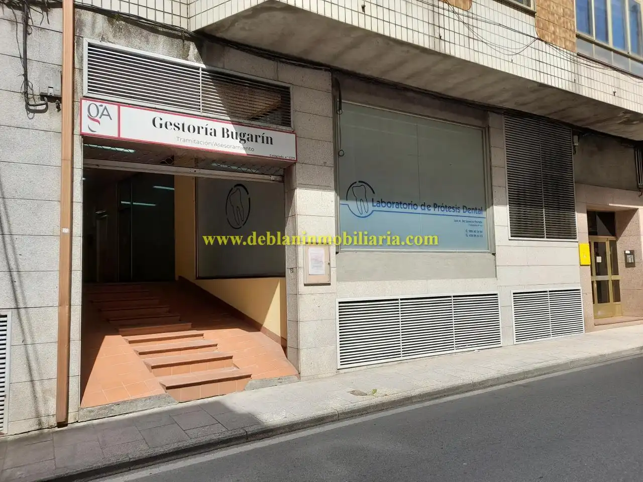 Locale commerciale in affitto a Calle Colon