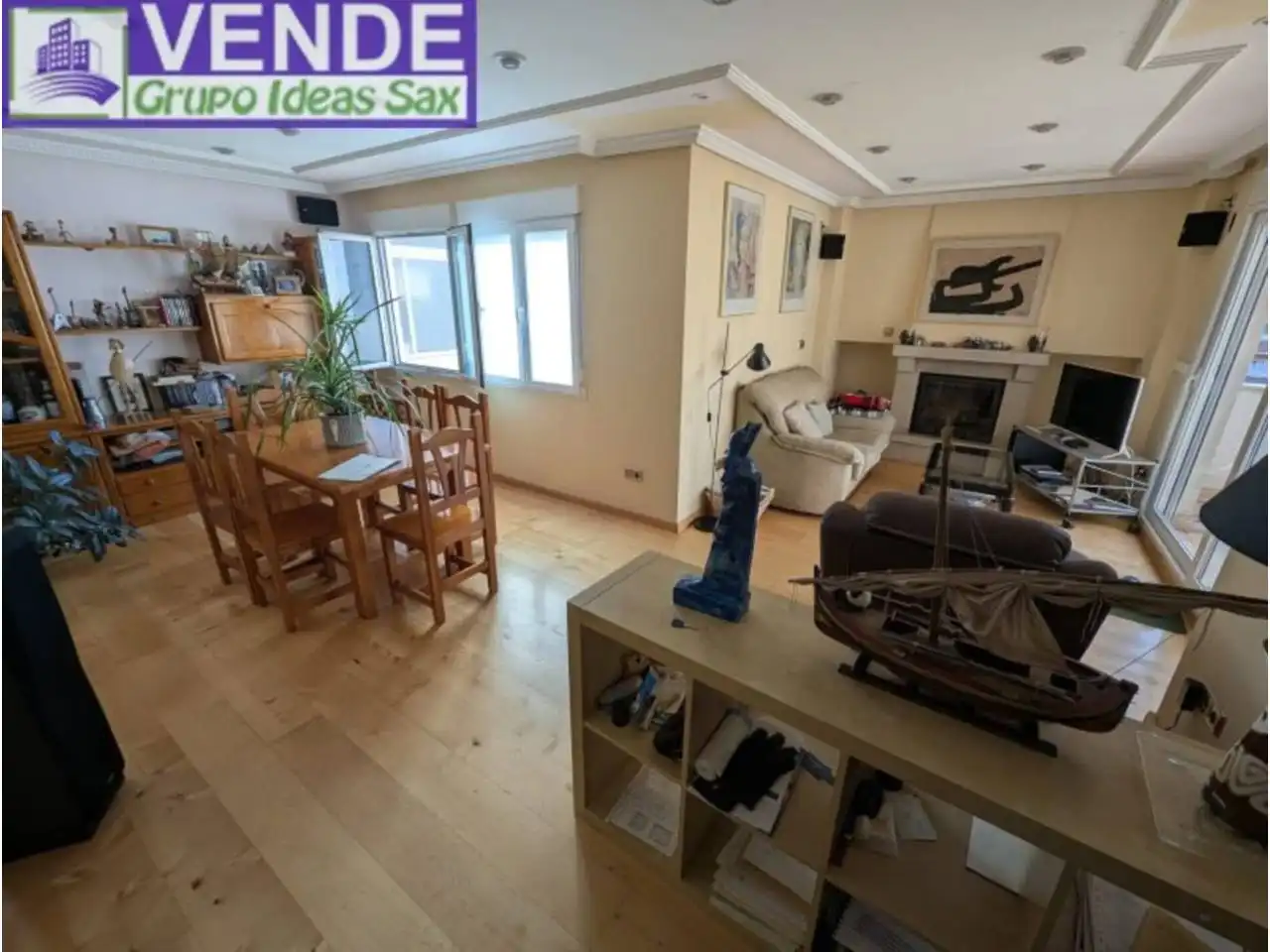 Wohnzimmer von Dachboden zum Verkauf in Elda mit Heizung, Terrasse und Möbliert