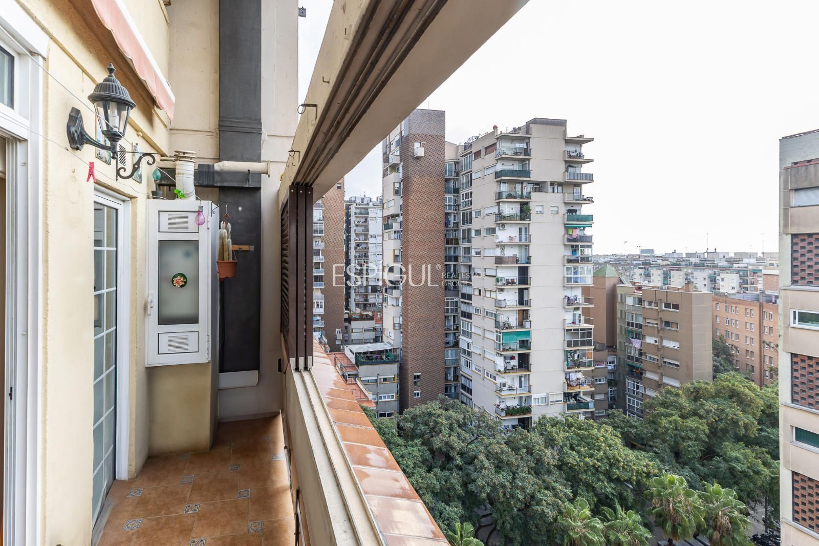 Exterior view of Attic for sale in  Barcelona Capital  with Air Conditioner, Heating and Terrace