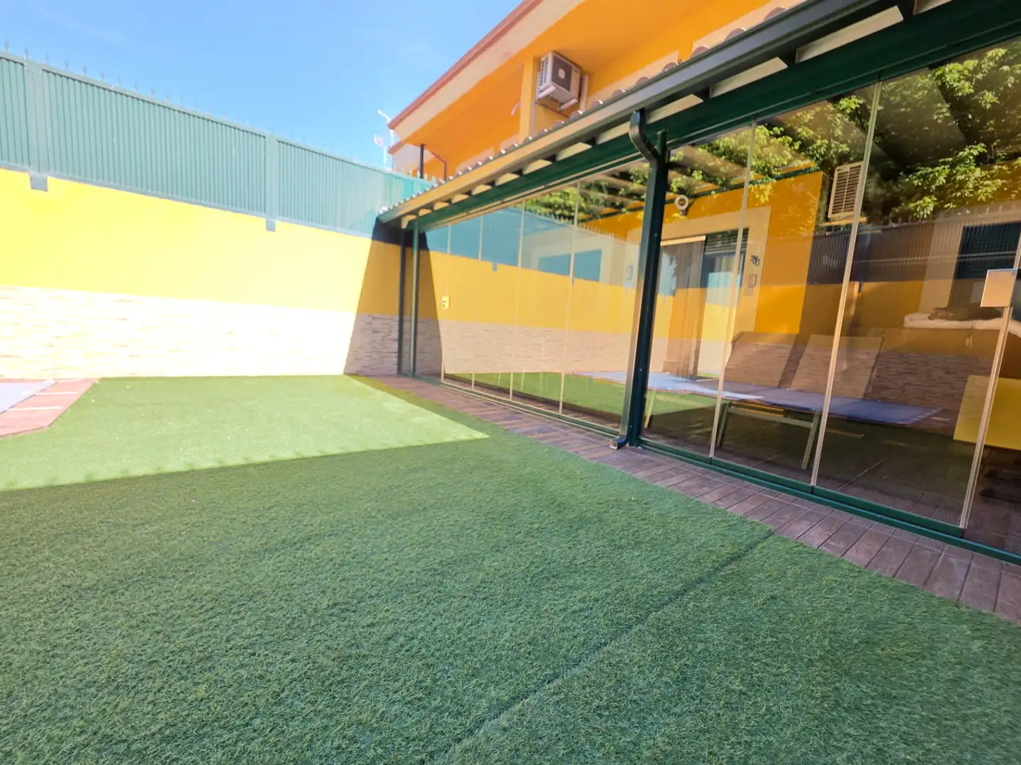 Terrassa de Casa adosada en venda en Ciempozuelos amb Aire condicionat, Calefacció i Jardí privat
