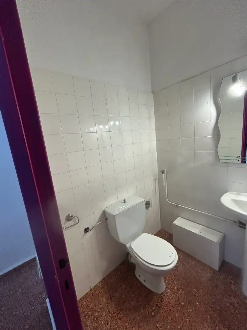 Baño de Local en venta en El Escorial con Aire acondicionado