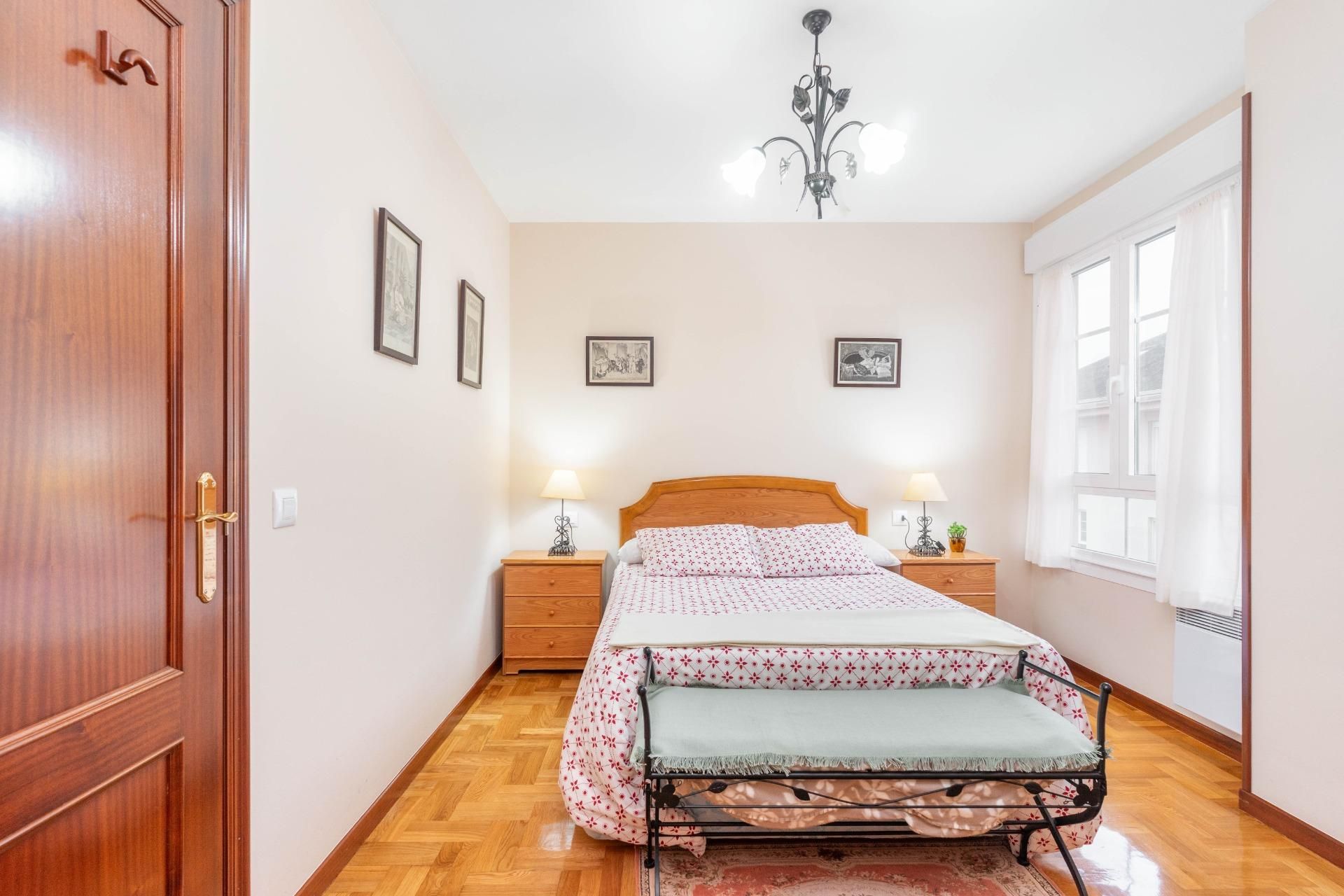 Schlafzimmer von Wohnung zum verkauf in El Franco  mit Abstellraum