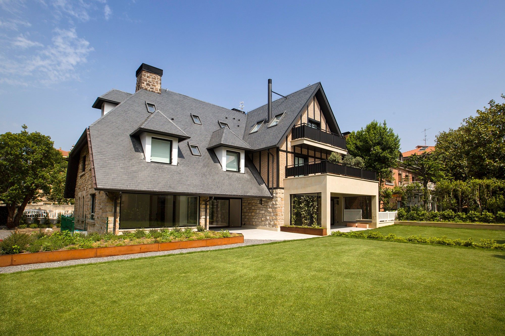 Exterior view of Duplex to rent in Getxo   with Heating, Private garden and Parquet flooring