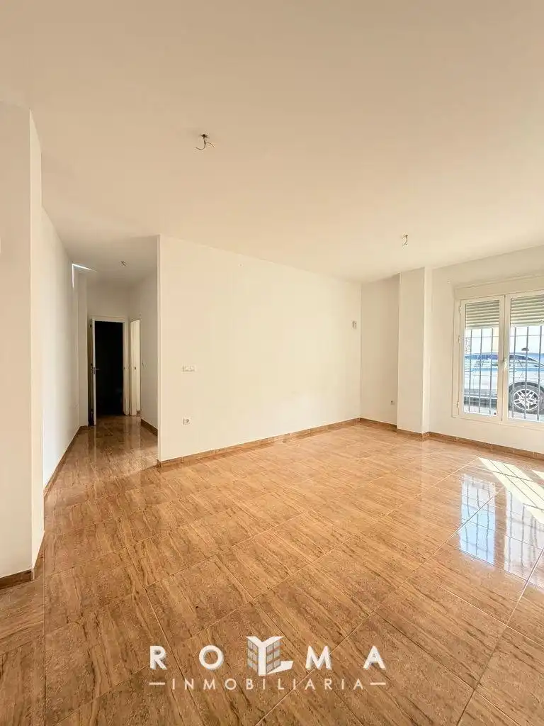 Piso en venta en Dos Hermanas con Aire acondicionado