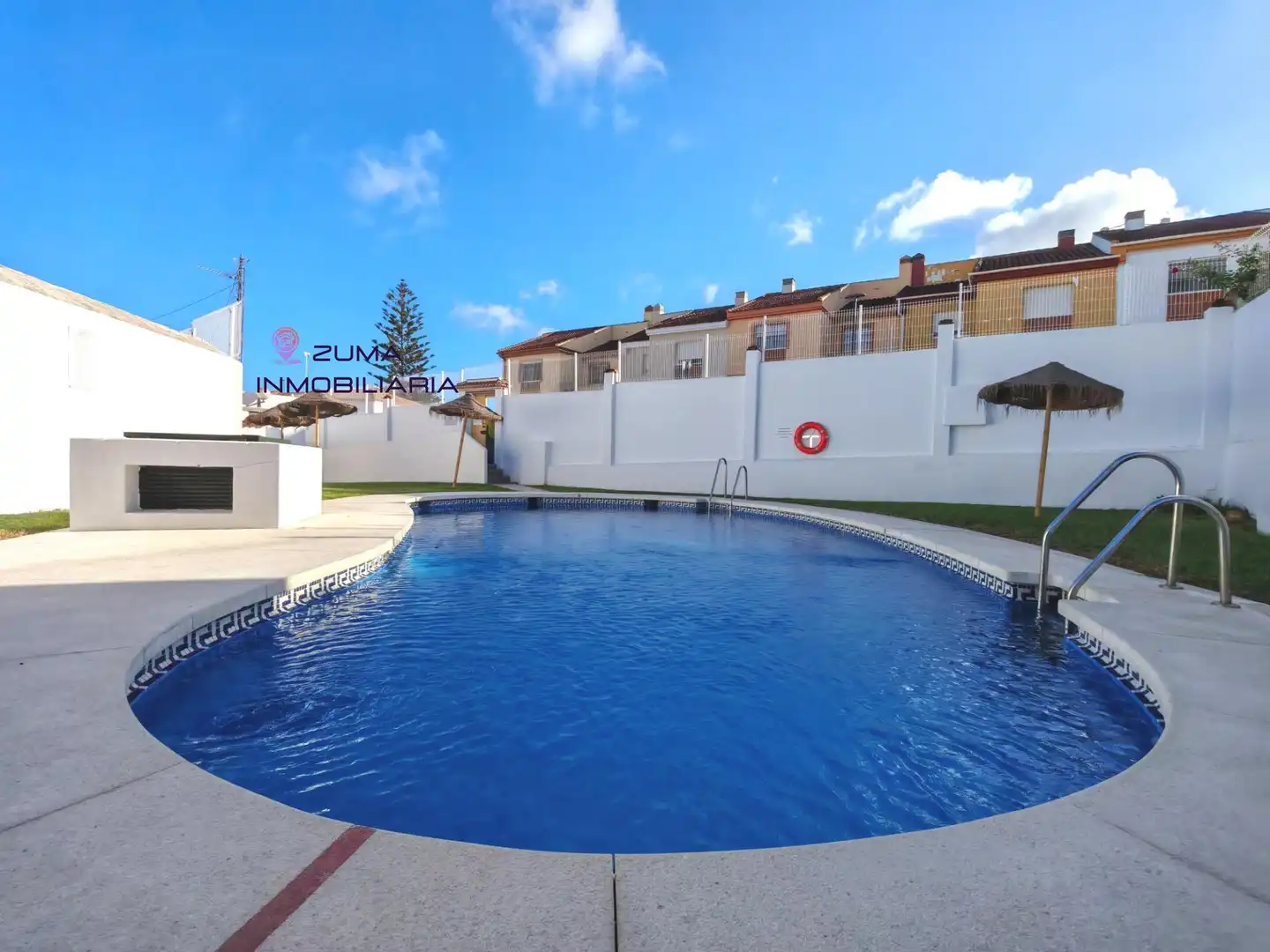 Casa pareada con piscina en venta en Churriana