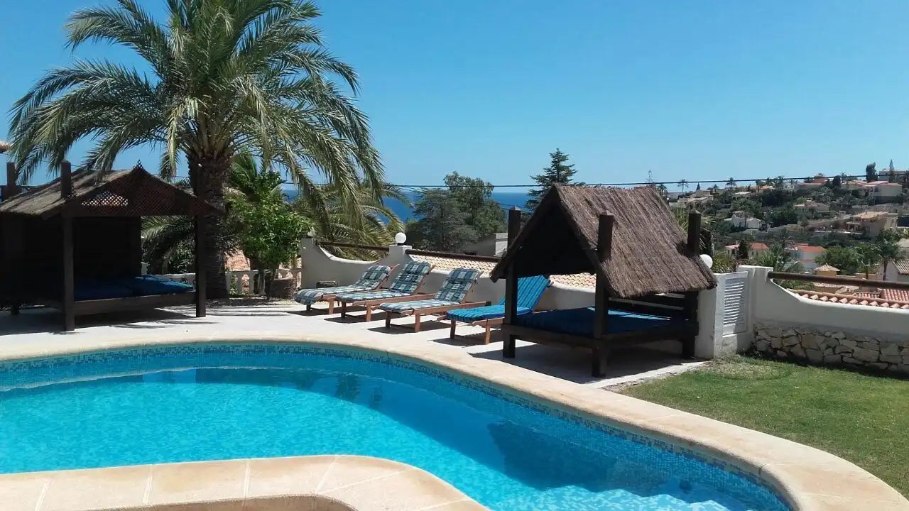 Swimming pool of Houses for sale in Calpe / Calp  with Air Conditioner, Heating and Private garden