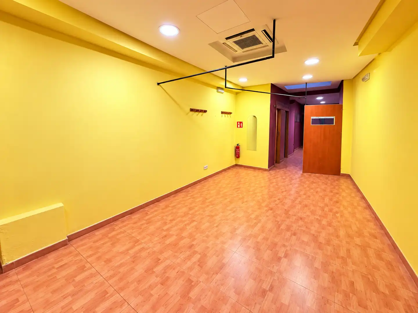 Business premises for sale in Carrer de Font i Monteros, imagen 11