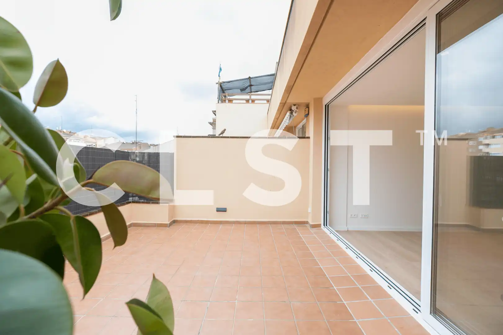 Attic for rent in Carrer de Ballester, El Putget i el Farró