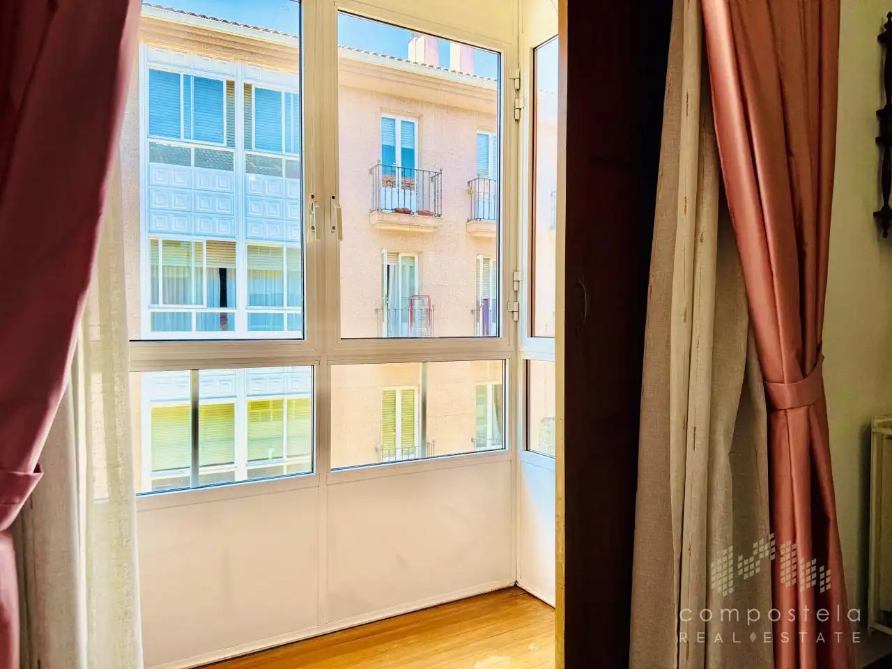 Habitación de Piso en venta en Santiago de Compostela  con Calefacción, Parquet y Trastero