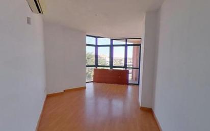 Bedroom of Flat for sale in  Madrid Capital