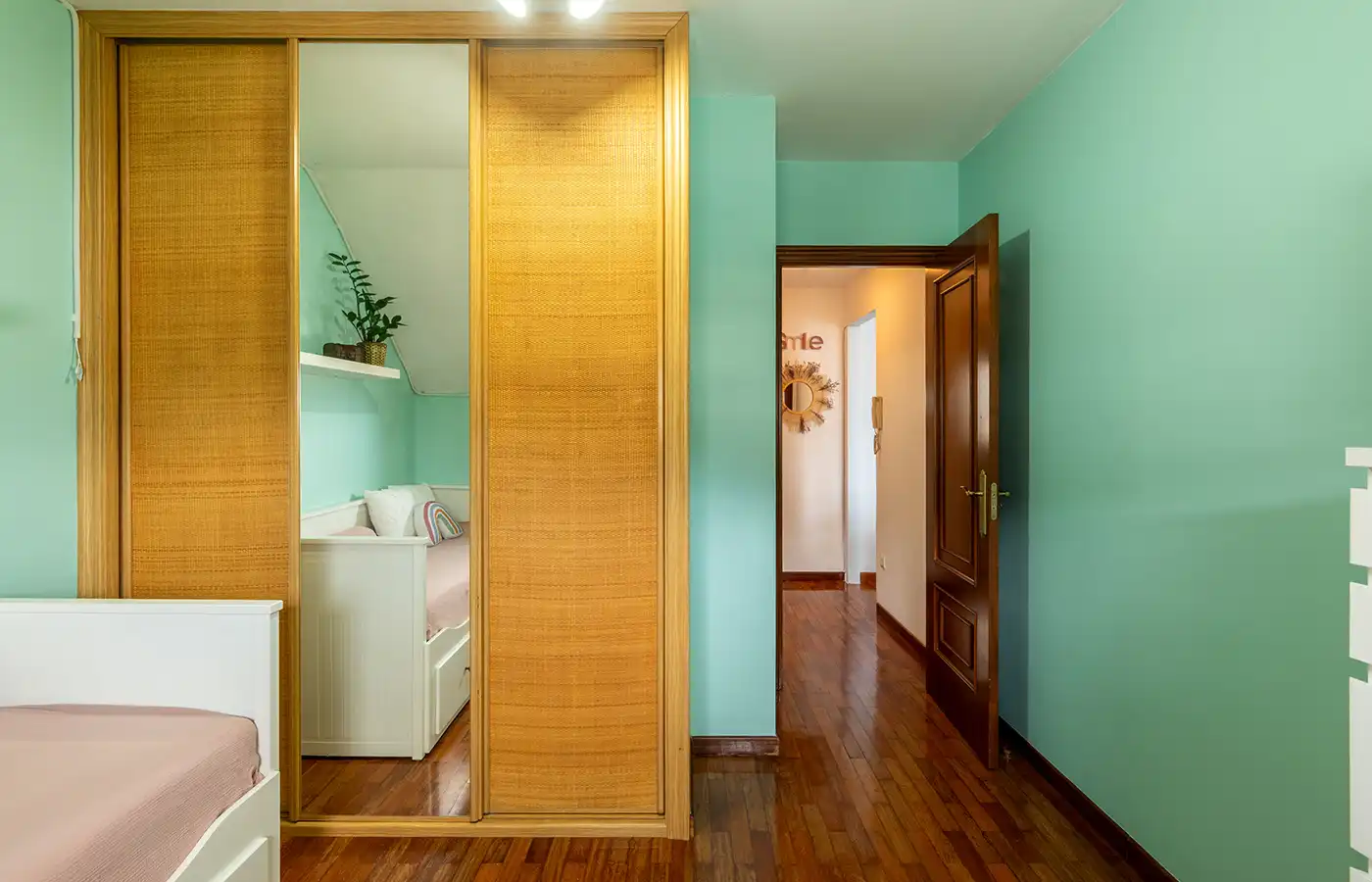 Schlafzimmer von Maisonette zum Verkauf in A Coruña Capital  mit Parkett, Ofen und Waschmaschine