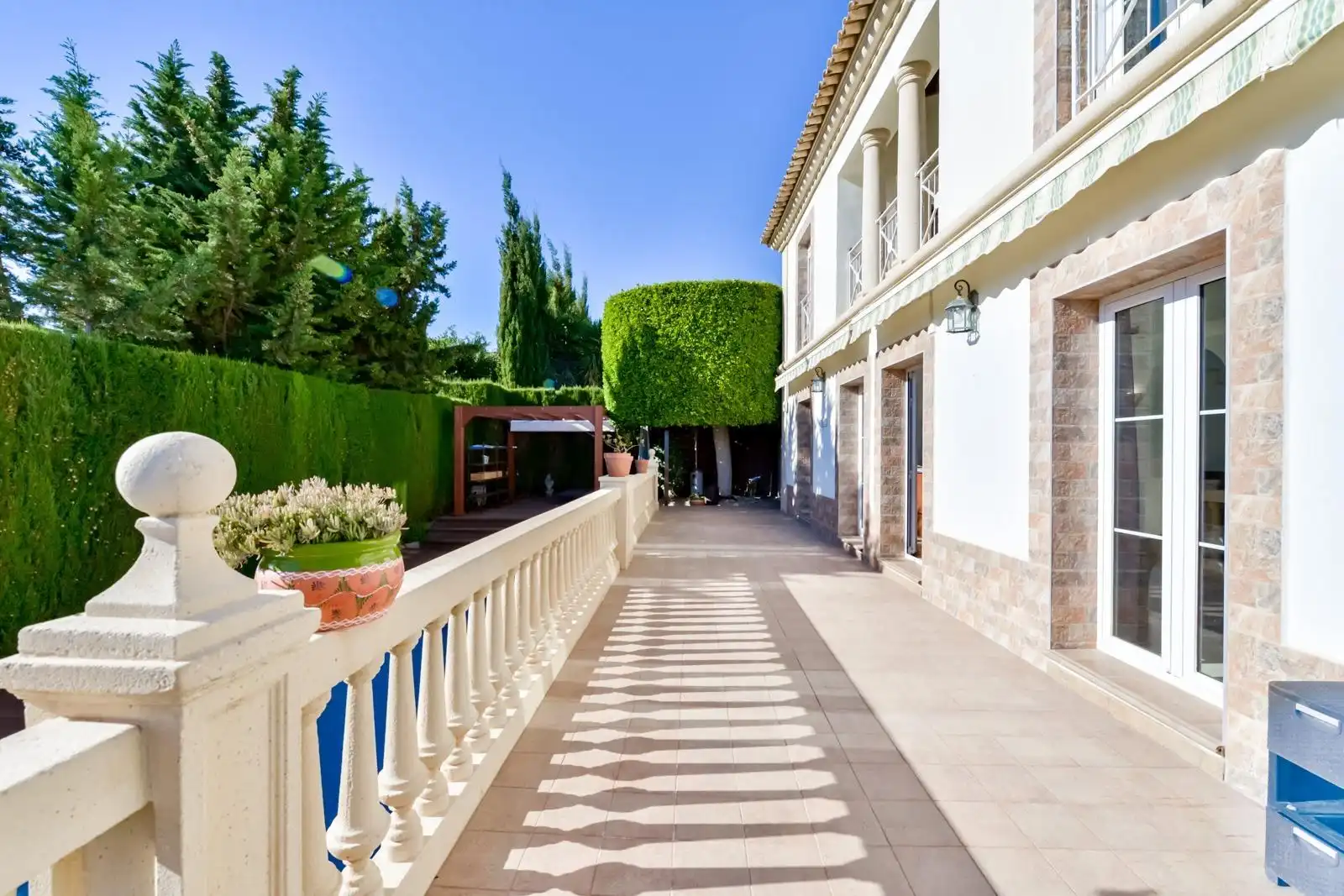 Villa con piscina in vendita a Golf Bahía, imagen 8
