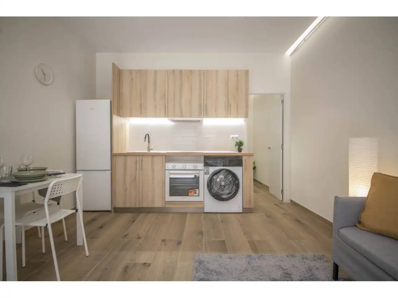 Cuina de Pis en venda en Barcelona amb Aire condicionat, Moblat i Alarma