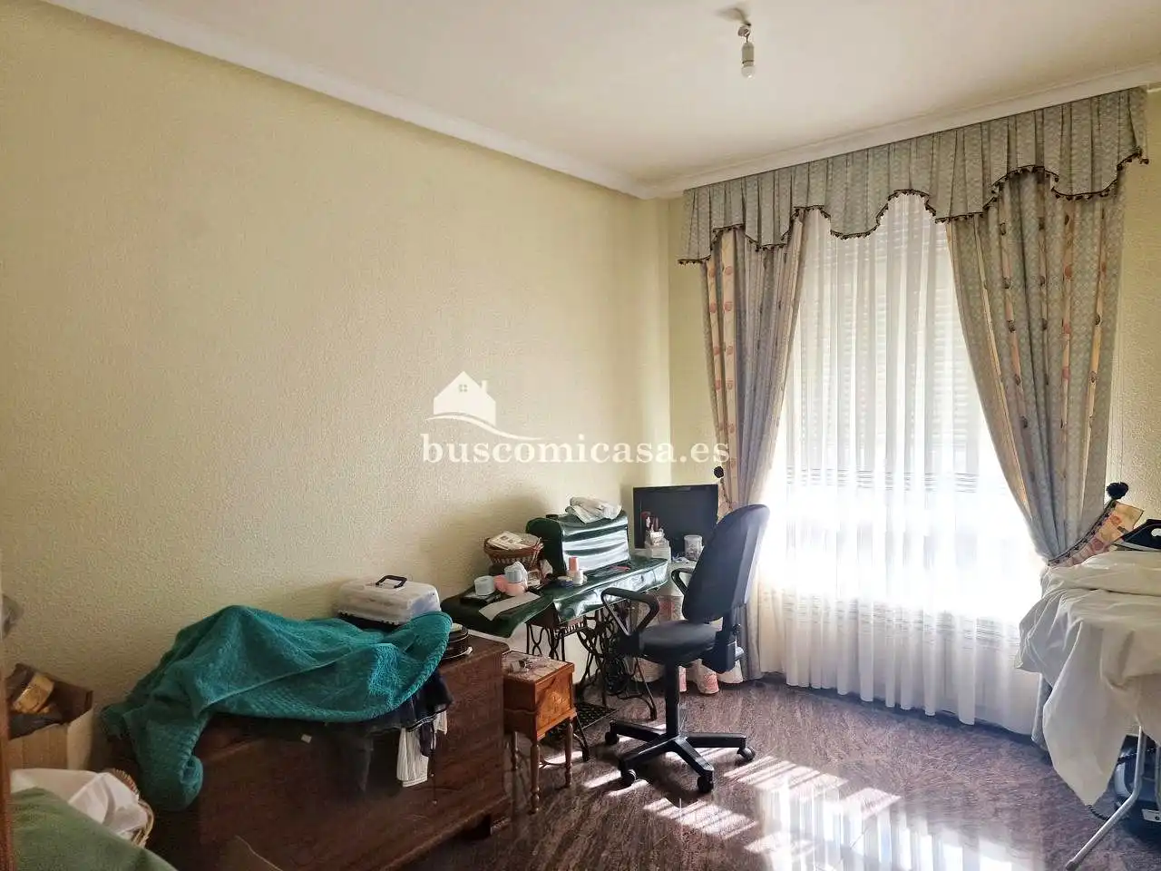 Dormitori de Casa adosada en venda en Torredelcampo amb Aire condicionat, Calefacció i Jardí privat