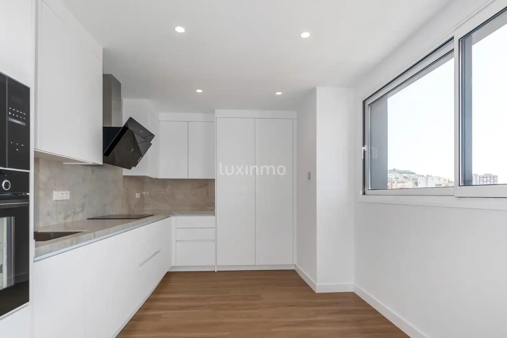 Kitchen of Flat for sale in Benidorm  with Air Conditioner, Heating and Private garden