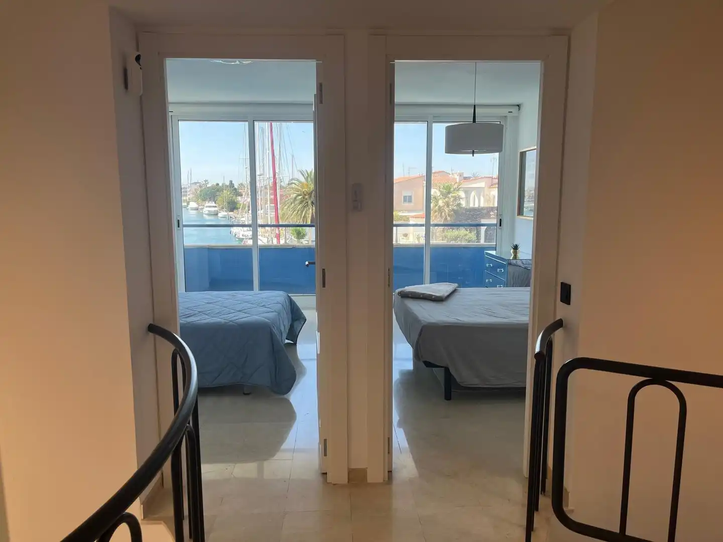 Habitación de Ático en venta en Empuriabrava con Calefacción, Terraza y Piscina