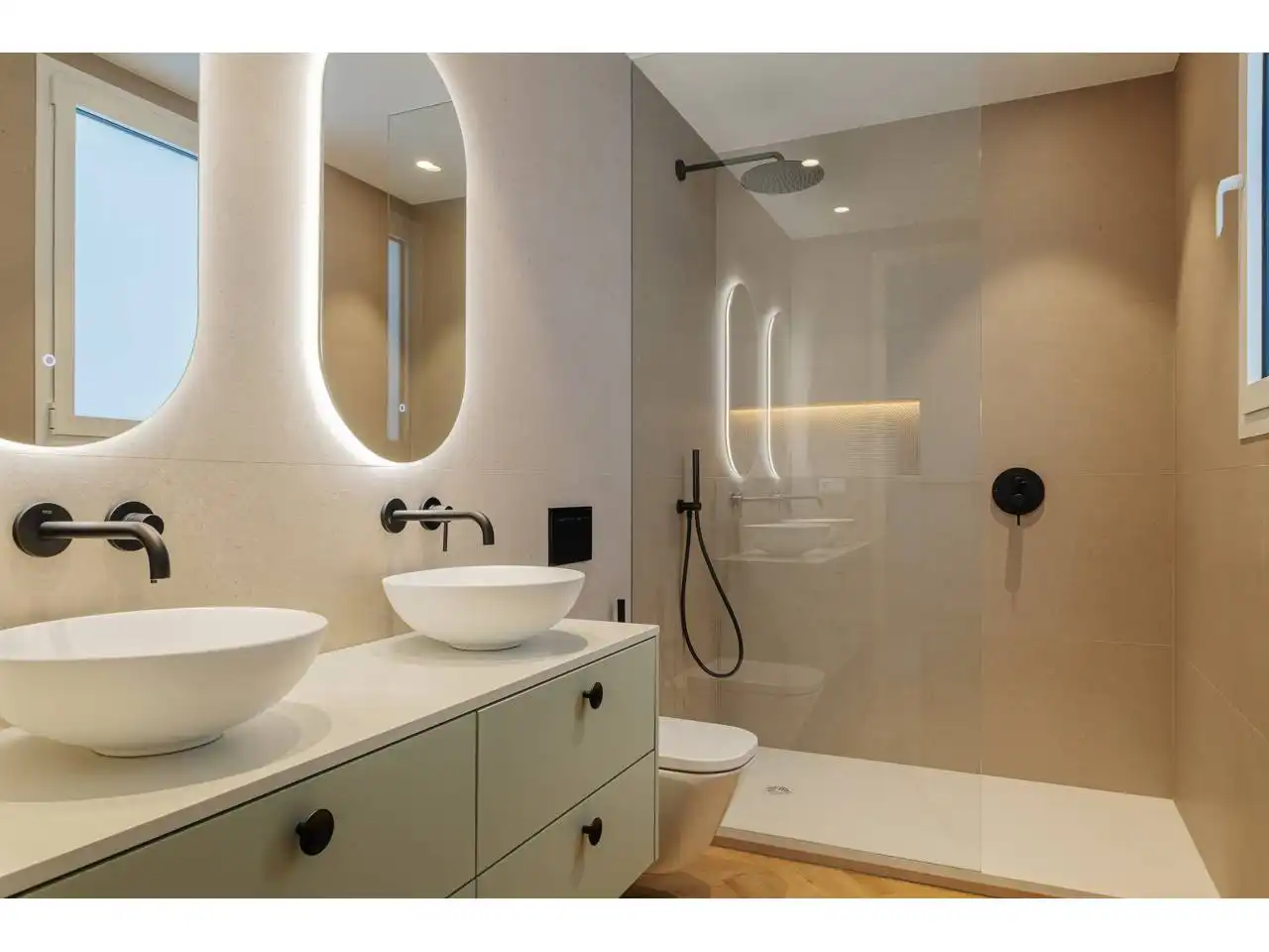 Baño de Piso en venta en Valencia con Aire acondicionado, Parquet y Alarma