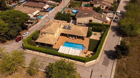 Espectacular villa de lujo con ascensor, piscina, zona wellness y licencia turística potencial en la Costa Brava