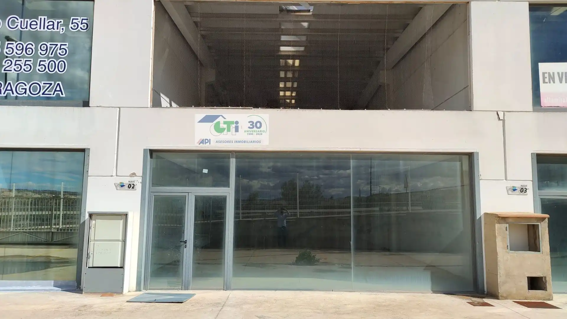 Vista exterior de Nau industrial en venda en  Zaragoza Capital