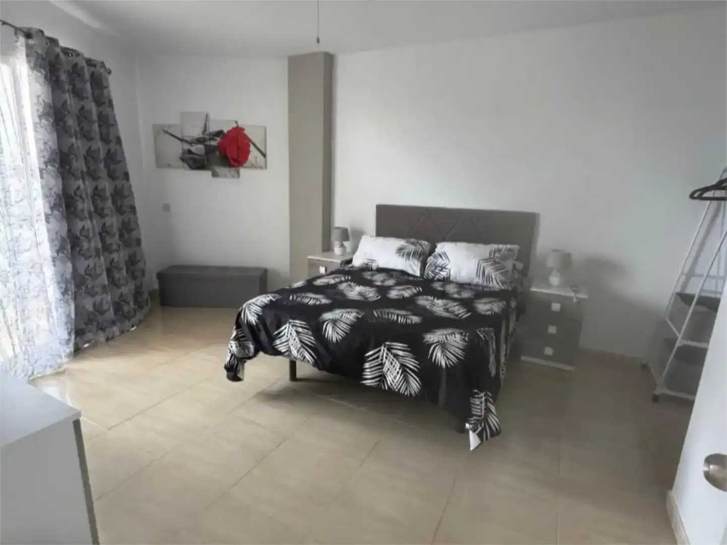 Dormitori de Pis de lloguer en Torremolinos amb Piscina i Balcó