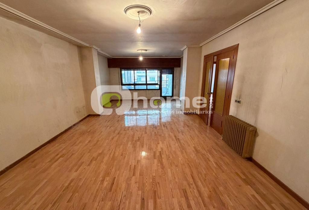 Pis en venda a Avenida de las Tres Cruces, 20, Las Viñas