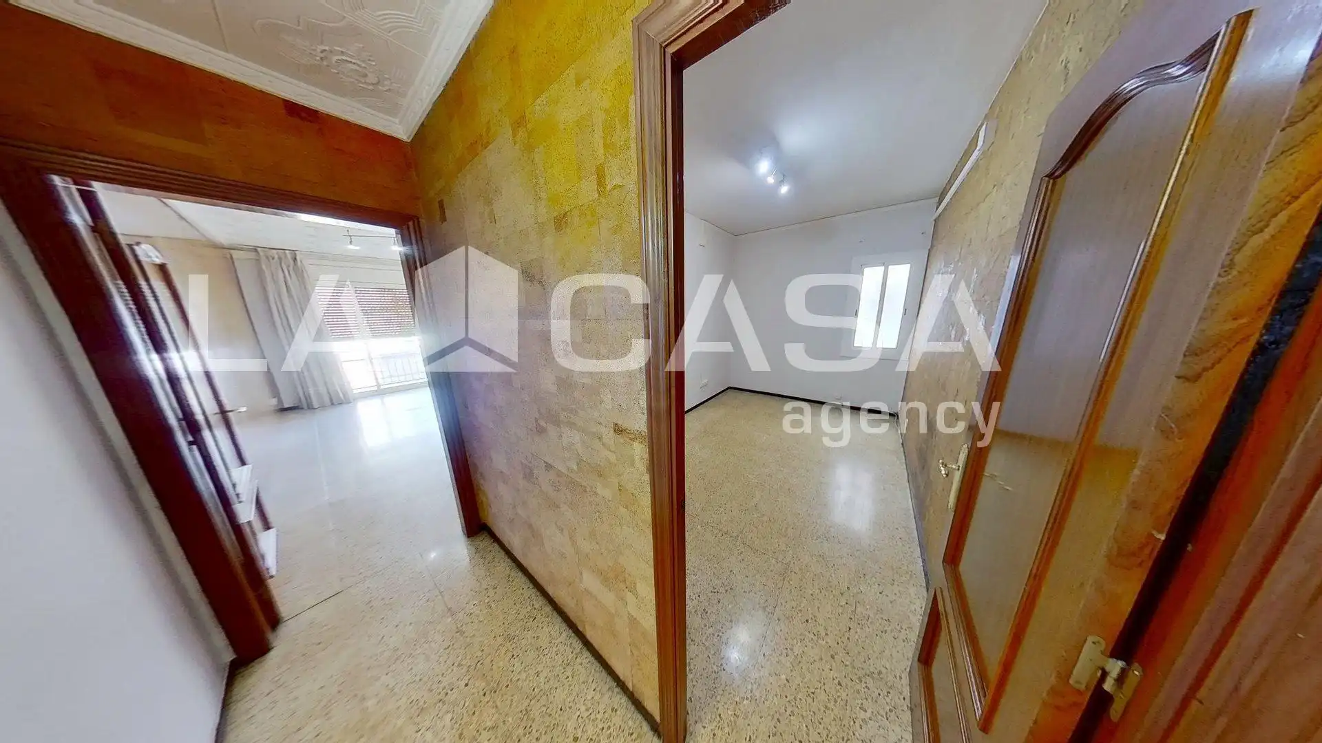 Flat for sale in Barcelona  with Balcony
