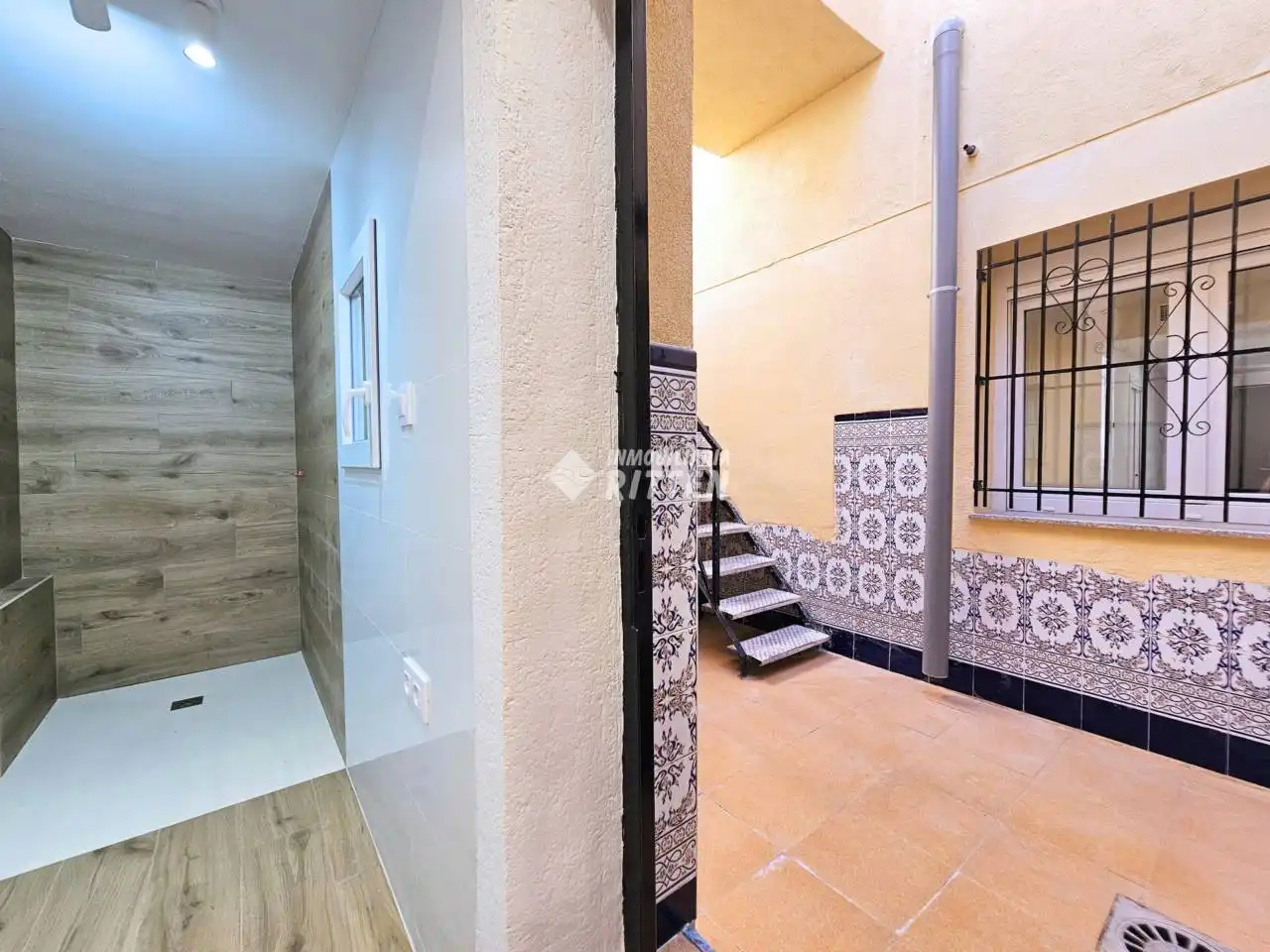 Houses for sale in Cartagena  with Air Conditioner and Terrace