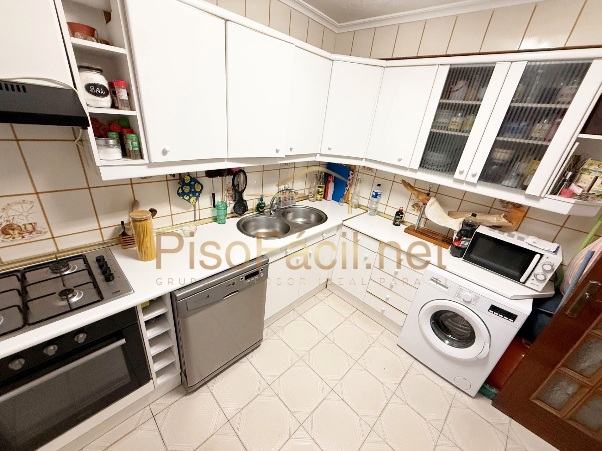 Kitchen of Flat for sale in Parla  with Air Conditioner, Terrace and Storage room