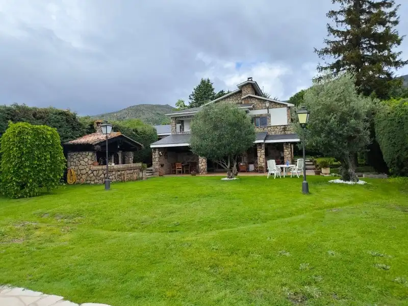 Jardín de Casa o chalet en venta en Bustarviejo con Calefacción, Parquet y Terraza
