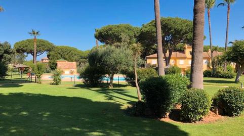 Foto 5 de Casa adosada en venta en Avenida Octavio Augusto, 24, Novo Sancti Petri, Cádiz