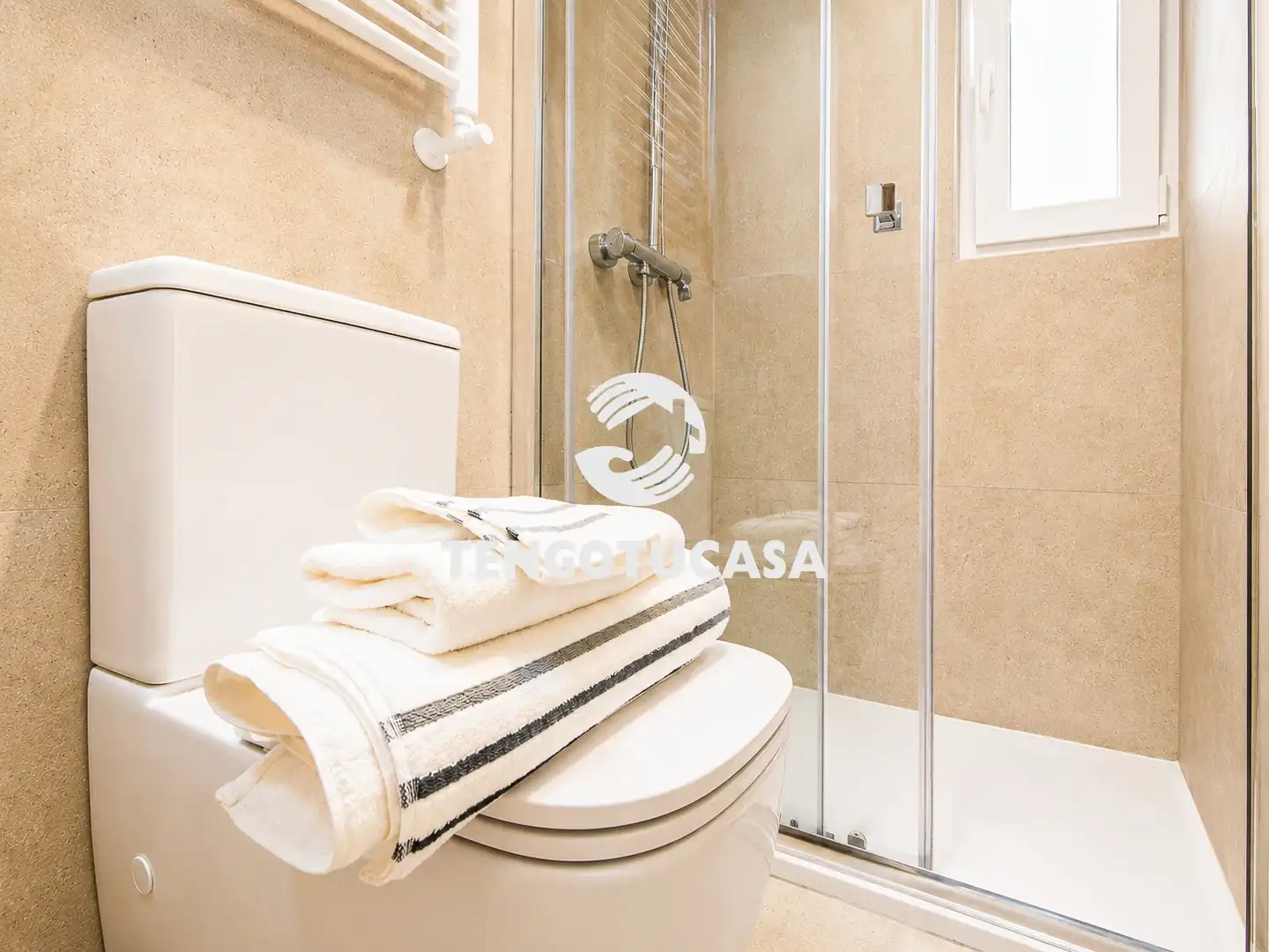 Bathroom of Flat for sale in Madrid  with Air Conditioner, Heating and Furnished