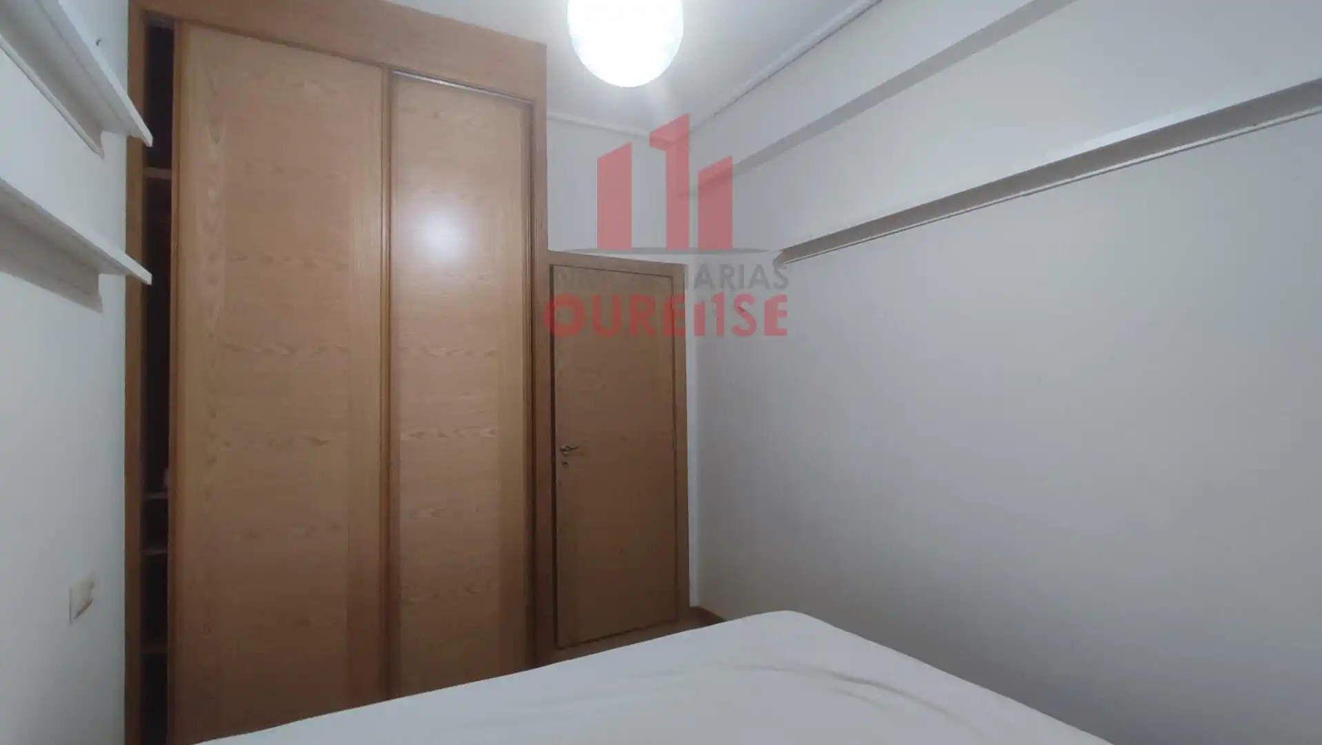 Schlafzimmer von Wohnung zur Miete in Ourense Capital  mit Heizung und Möbliert