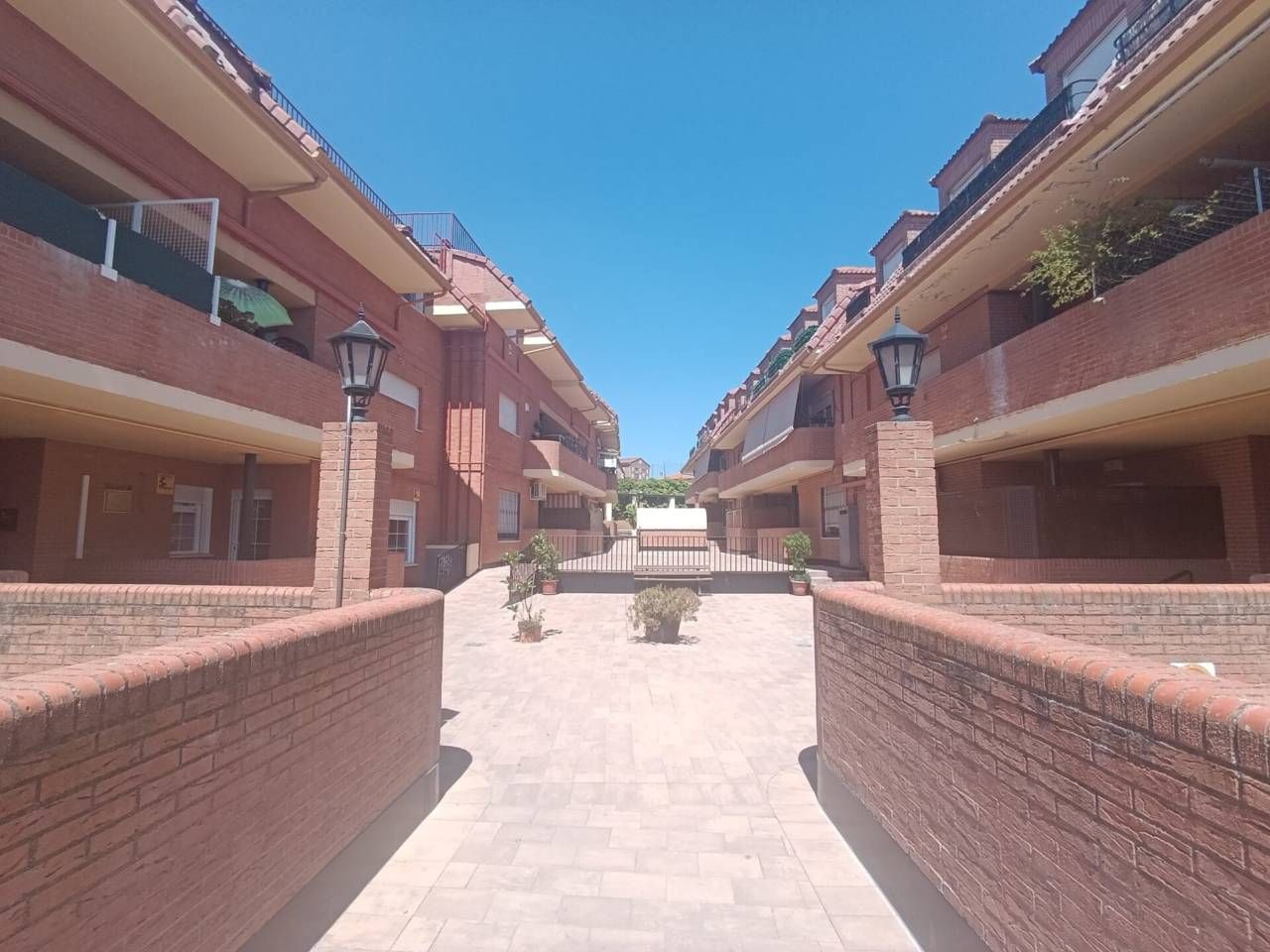 Vista exterior de Piso en venta en Torrelaguna con Calefacción y Piscina comunitaria