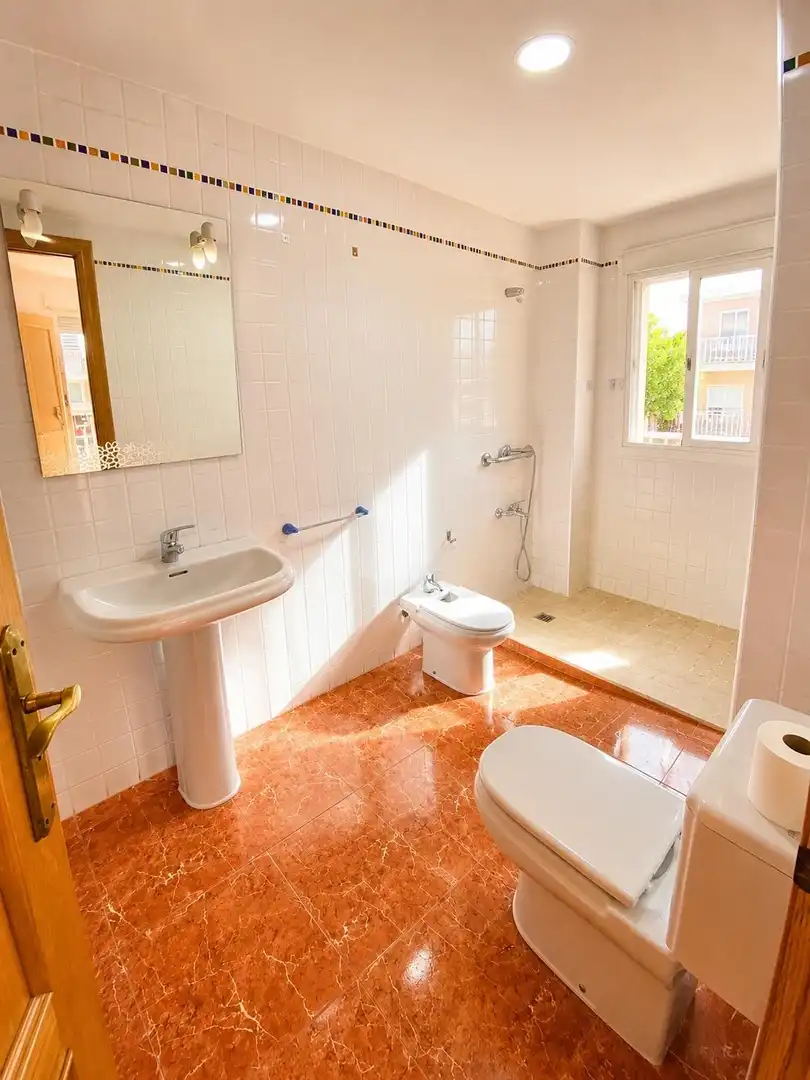 Baño de Piso en venta en Alcantarilla con Aire acondicionado, Calefacción y Trastero