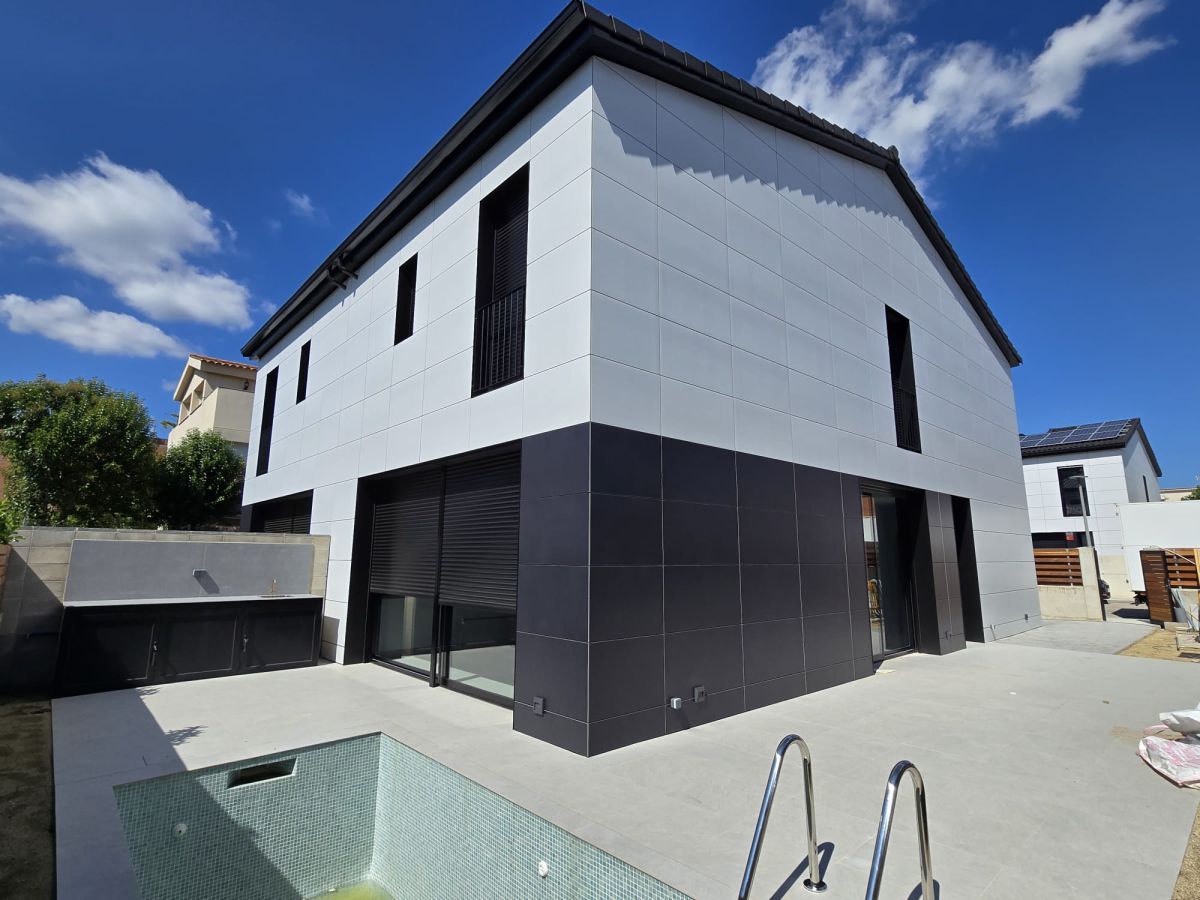 Exterior view of House or chalet for sale in La Garriga  with Air Conditioner, Heating and Parquet flooring