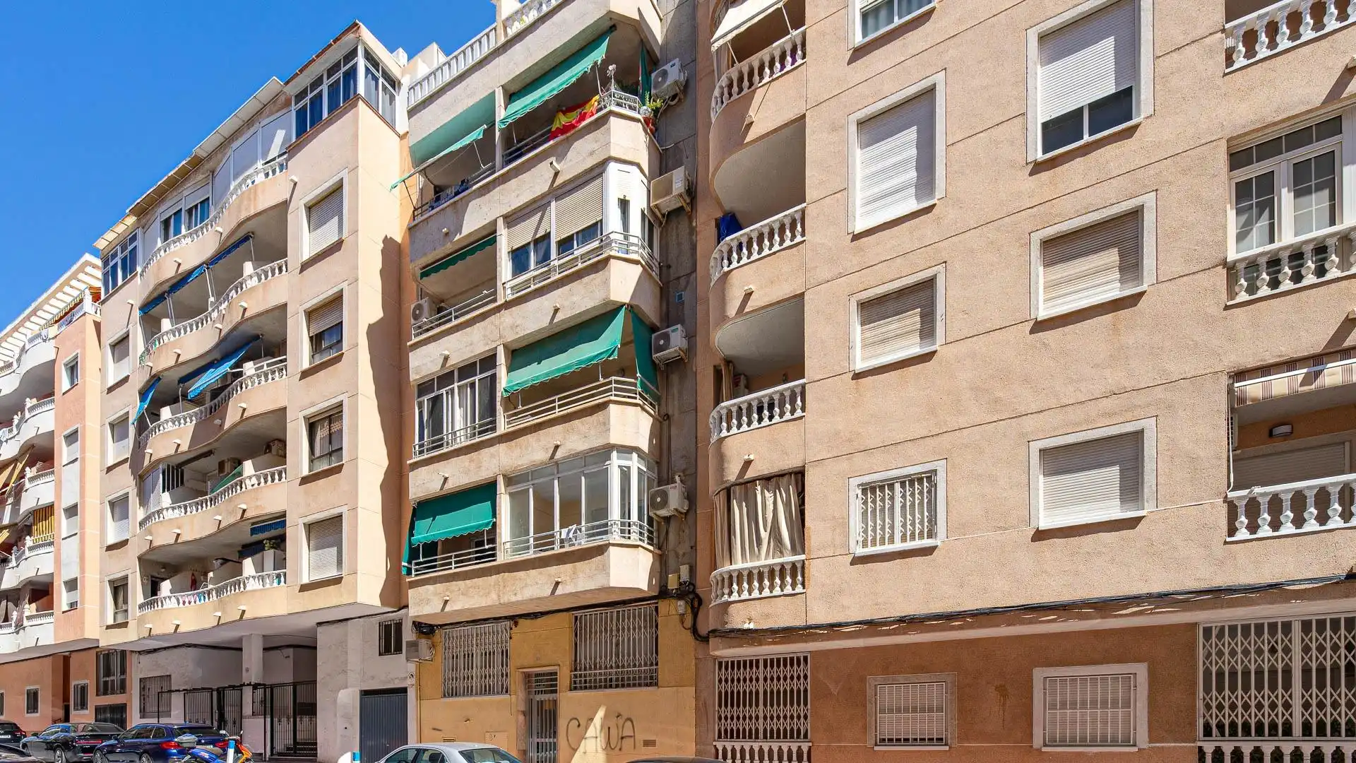 Vista exterior de Apartamento en venta en Torrevieja con Amueblado y Balcón