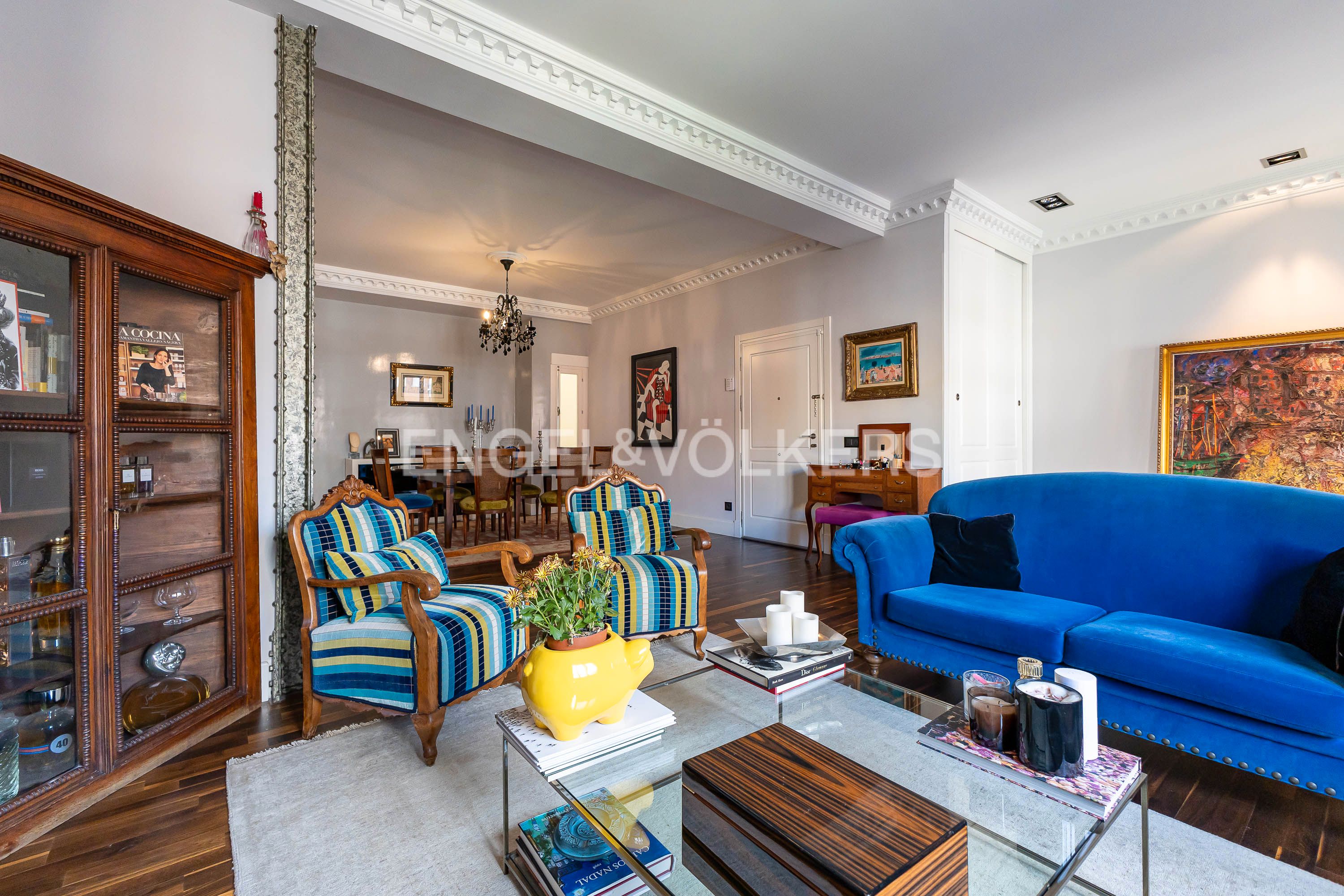 Sala d'estar de Apartament en venda en  Madrid Capital amb Aire condicionat, Calefacció i Parquet