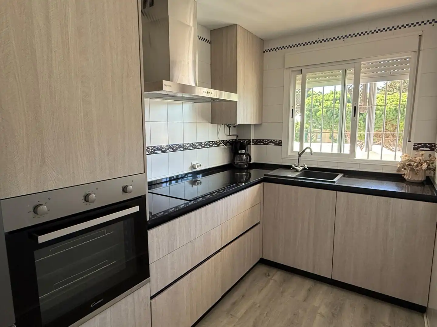 Kitchen of Apartments for sale in Chiclana de la Frontera  with Terrace, Furnished and Community pool