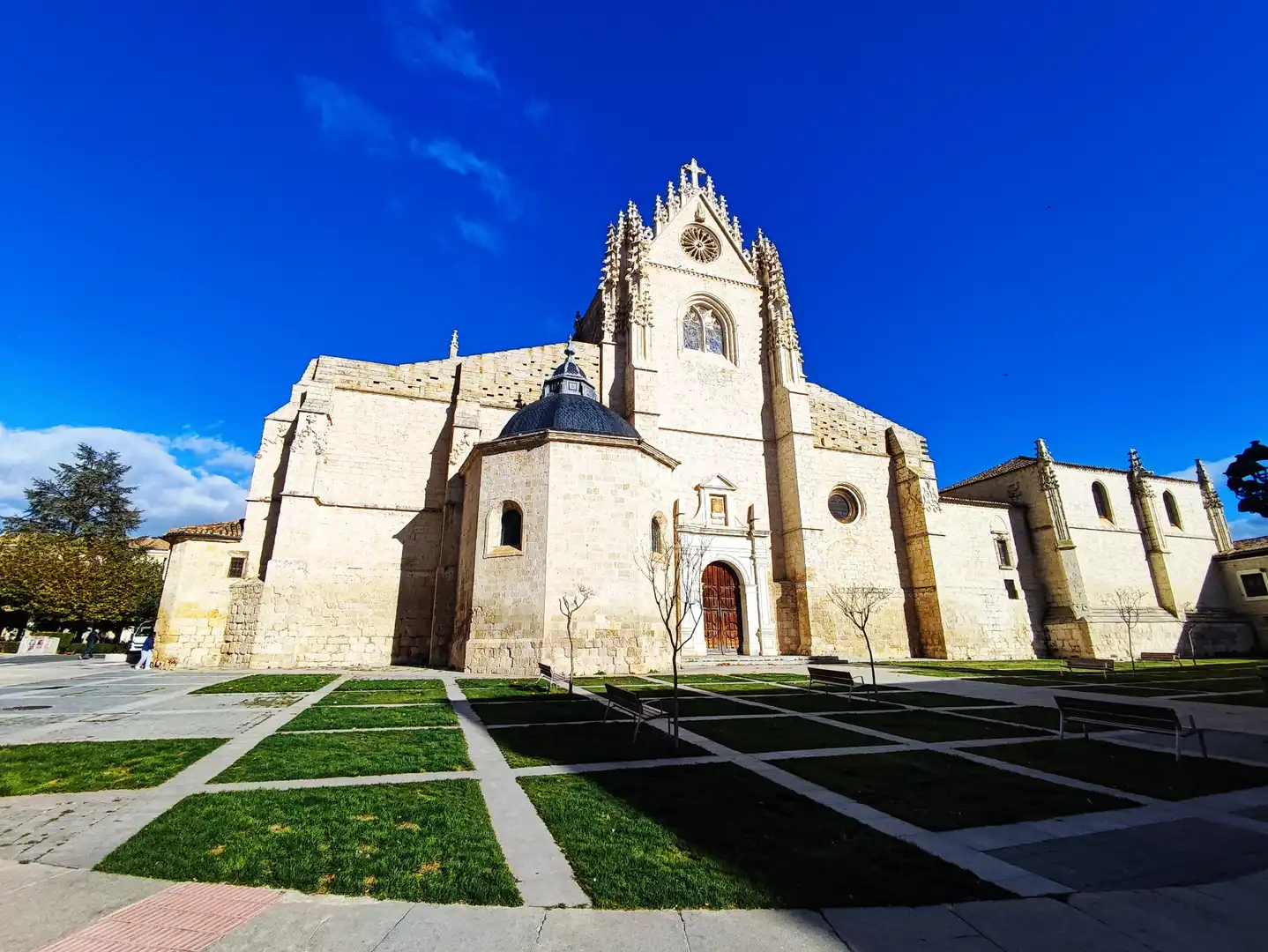Vista exterior de Piso en venta en Palencia con Calefacción, Terraza y Horno