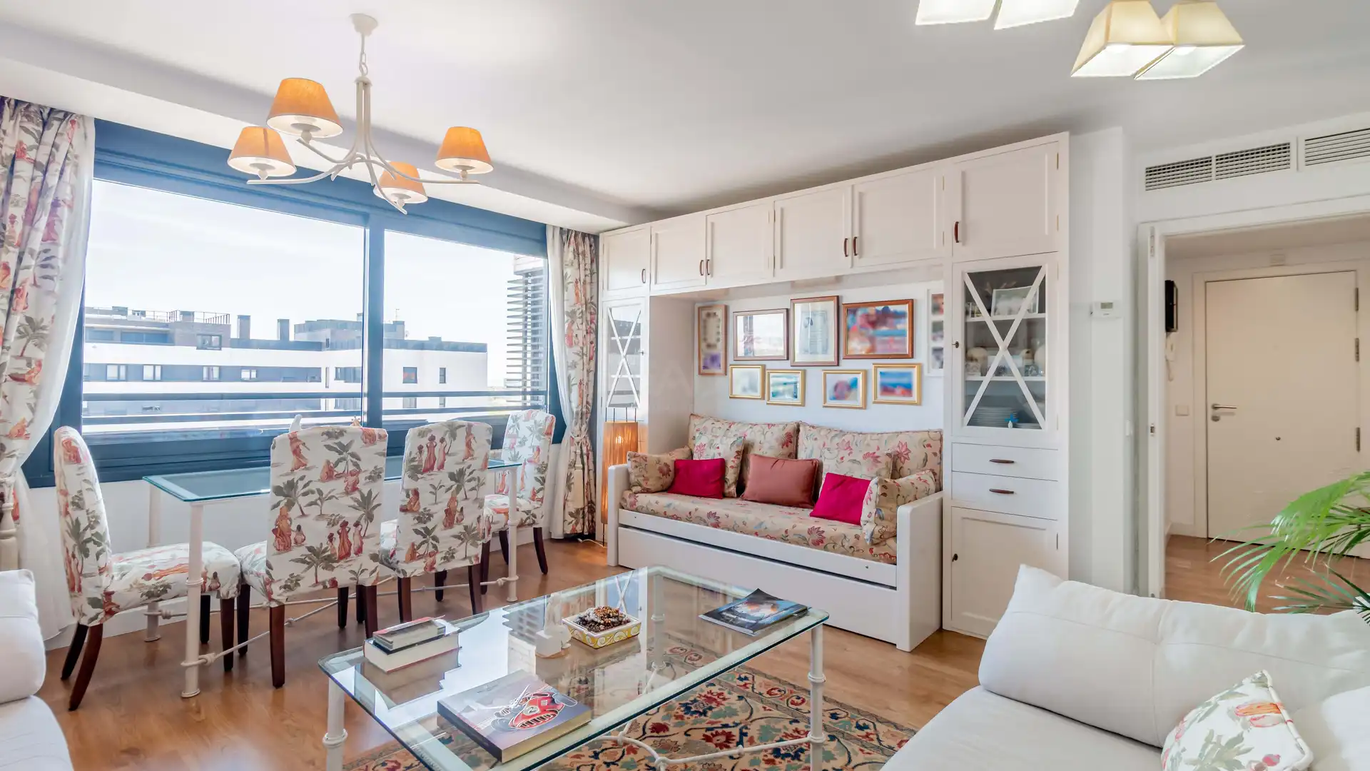 Living room of Flat for sale in  Madrid Capital  with Air Conditioner and Heating
