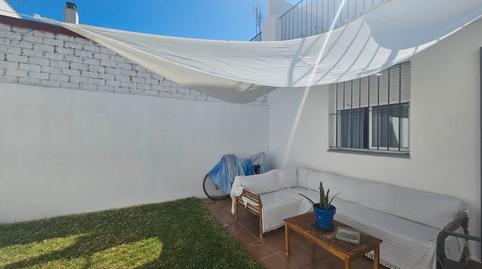 Foto 3 de Casa adosada en venta en Benacazón, Sevilla