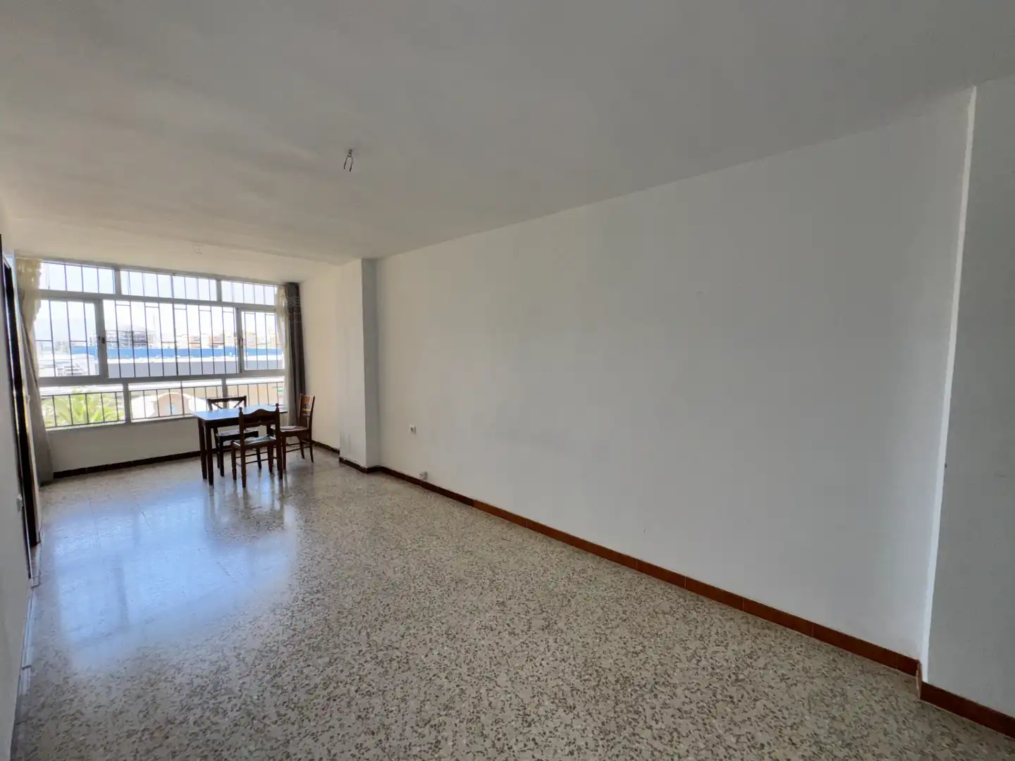 Comedor de Piso en venta en Málaga con Aire acondicionado, Terraza y Amueblado