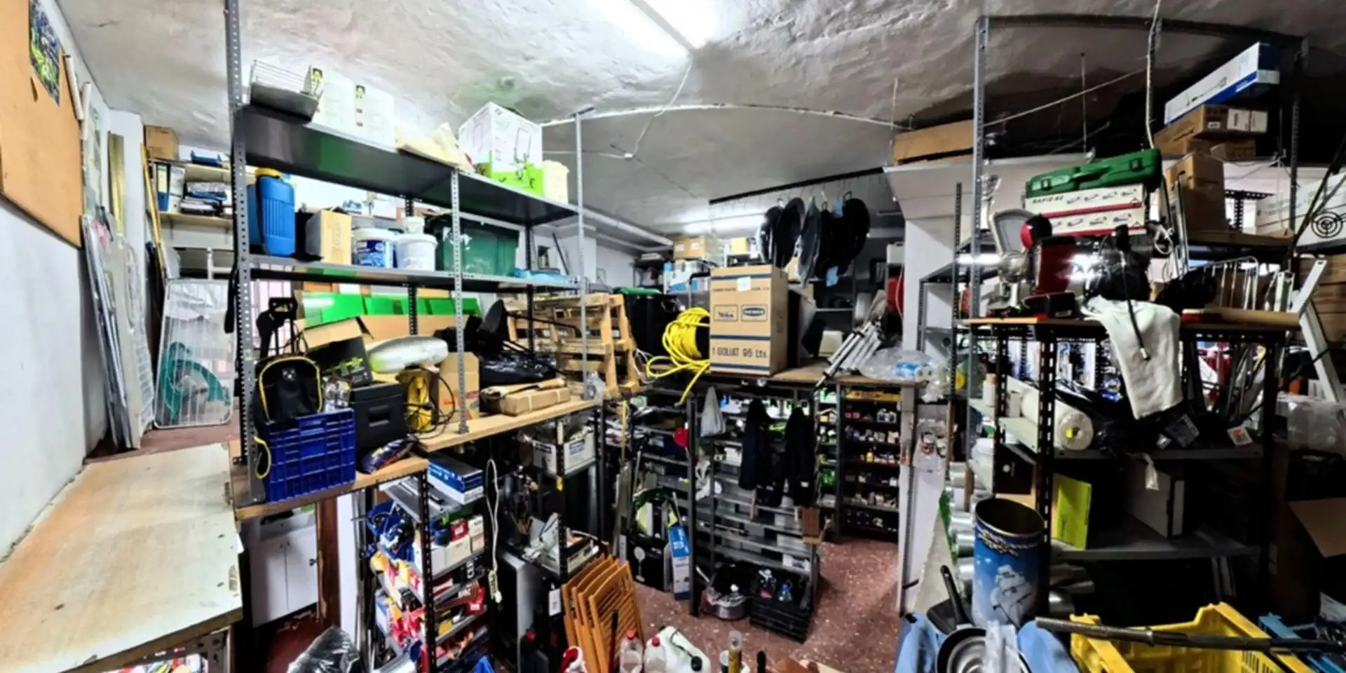 Local en venta en Chiva con Amueblado