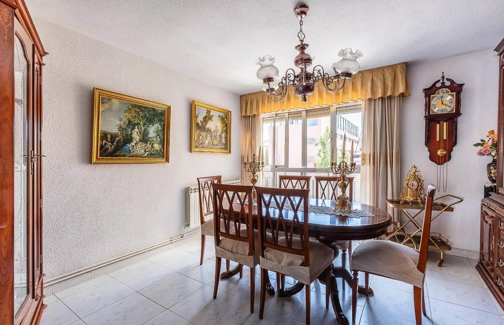 Comedor de Piso en venta en Madrid con Calefacción