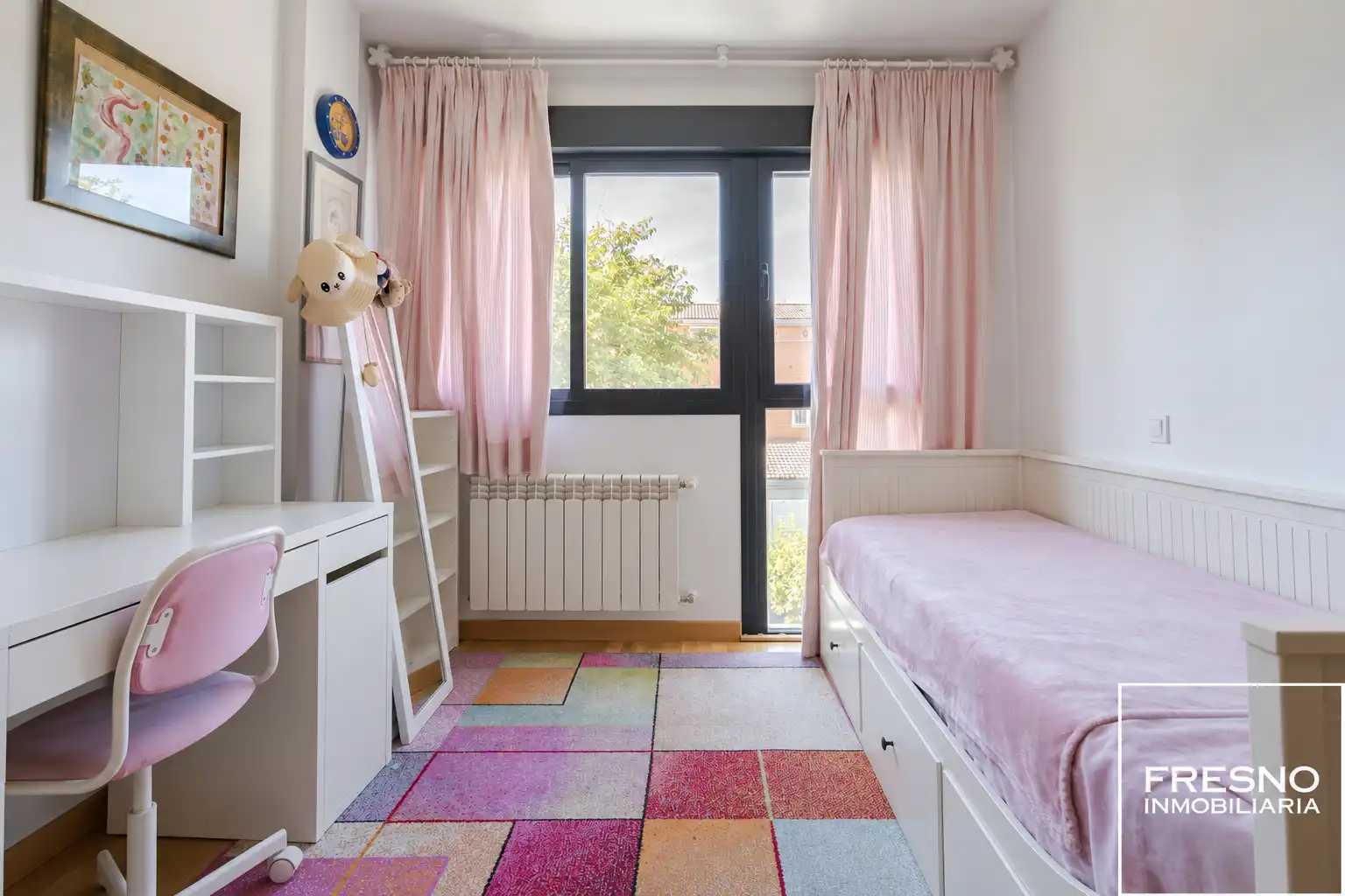 Habitación de Casa adosada en venta en Miramadrid